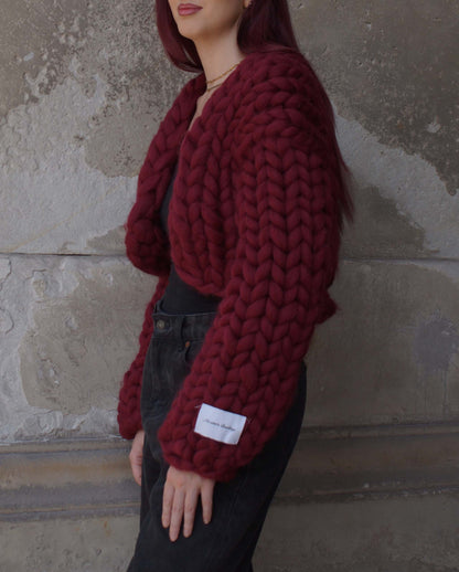 CROPPED CARDIGAN BOLD - BORDEAUX