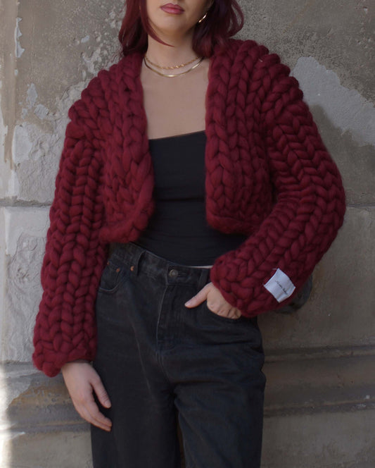 CROPPED CARDIGAN BOLD - BORDEAUX